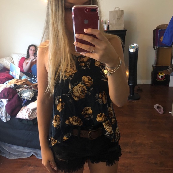 floral halter - Picture 1 of 3